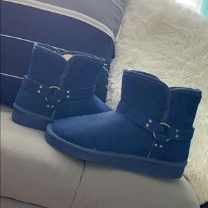 JCPennys Blue/ Navy short boots